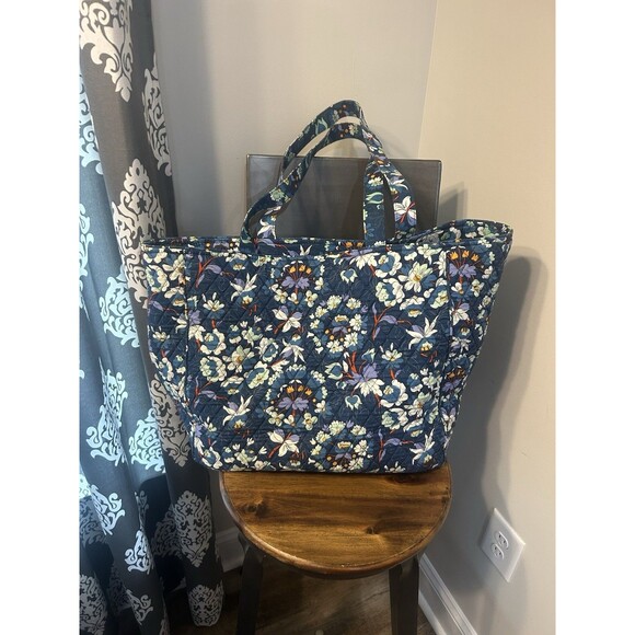 Vera Bradley Grand Tote in Floral Bursts Quilted Inner Pocket Long Straps EUC - Picture 1 of 7
